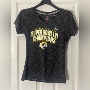 NWT
Women's Fanatics Branded Heathered Charcoal Los Angeles Rams Super Bowl LVI